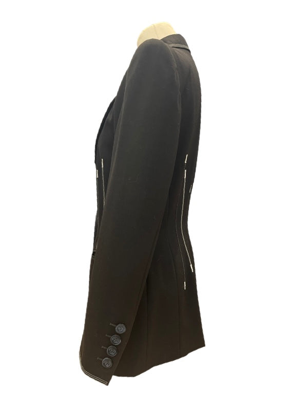 Side jacket sleeve black with 4 buttons on the cuff