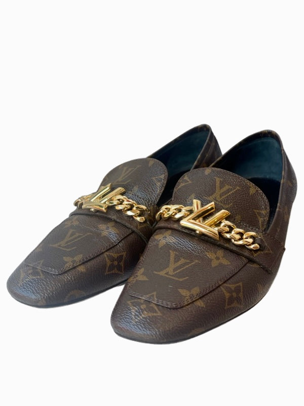 Louis Vuitton monogram flat shoes