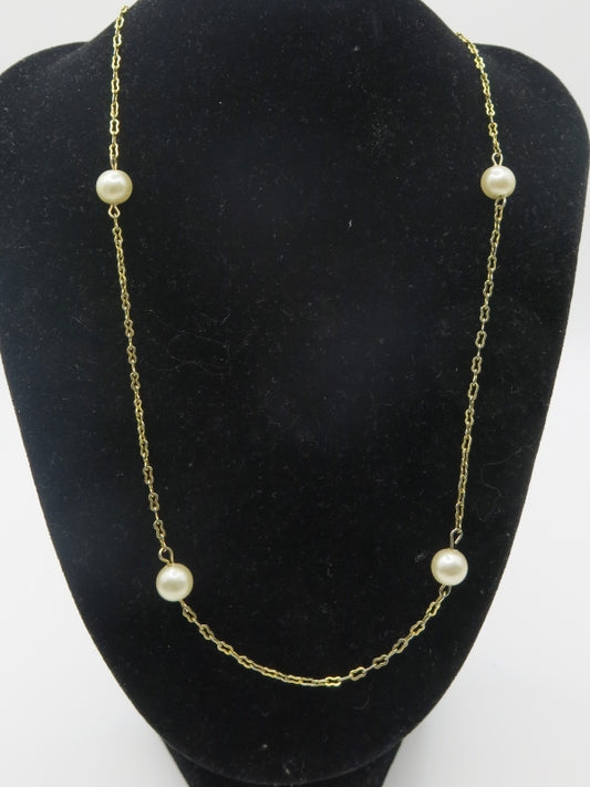 Vintage 1960s Fine Pearl Necklace