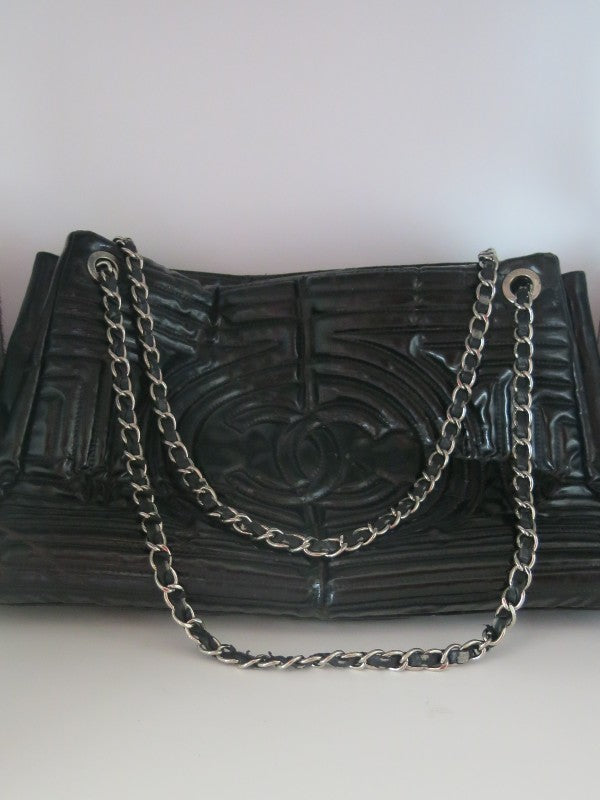 tote shopper black patent with silver hardware, chanell CC logo in centre