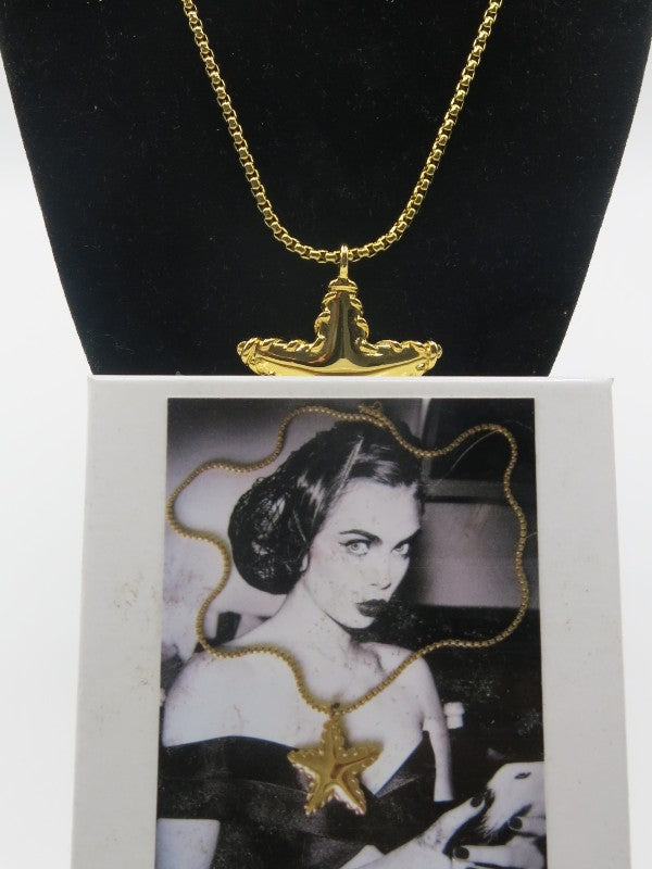 Monet Gold Star Necklace