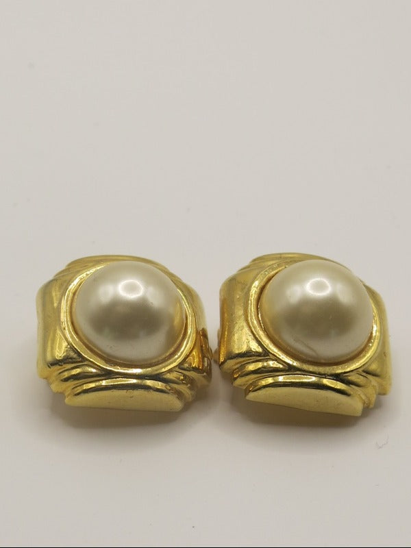 Pearl and Gold Clip on Earrings 1970