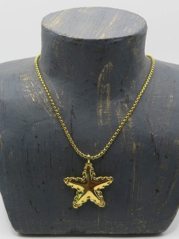 Monet Gold Star Necklace