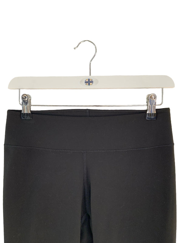 Airism leggings on a white background