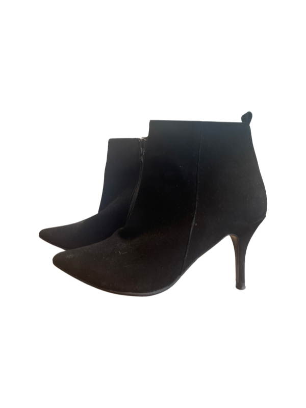 Helene Rouge Suede Ankle Boots