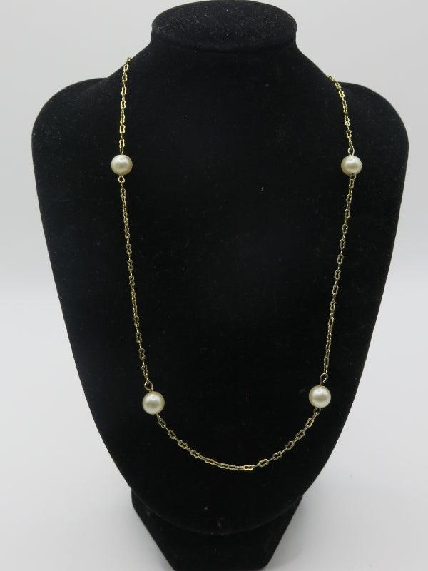 Vintage 1960s Fine Pearl Necklace