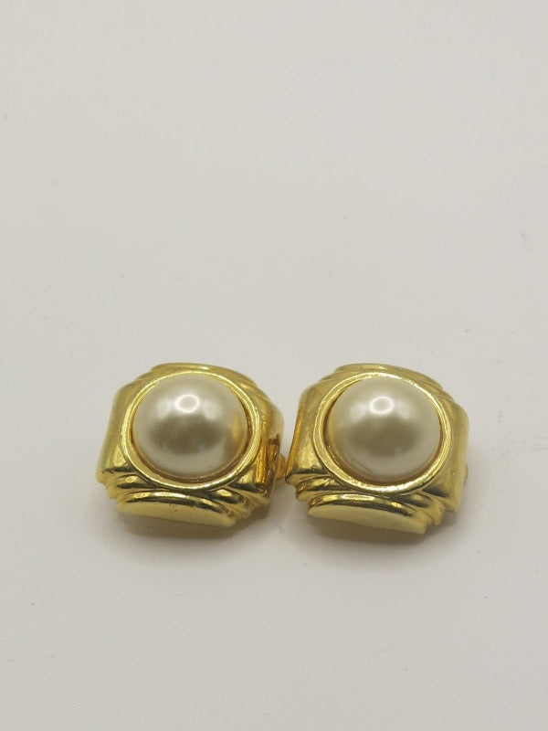 Pearl and Gold Clip on Earrings 1970