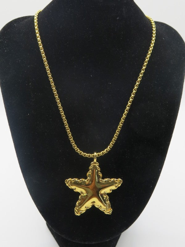 Monet Gold Star Necklace
